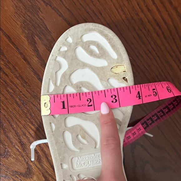 Alexander McQueen | Size 35 (5) White and Black Leather Sneakers - Picture 14 of 16